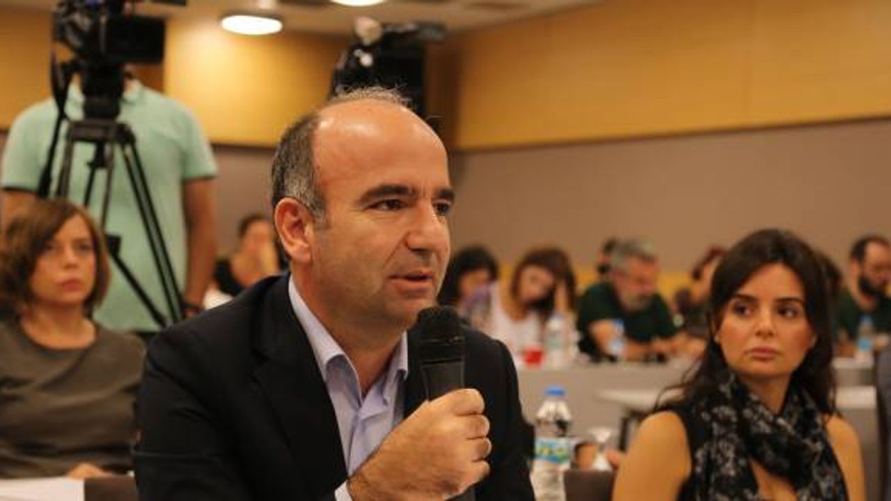 Abdülhamit Bilici: Artan baskılar hepimize gerçek demokratlığı öğretecek