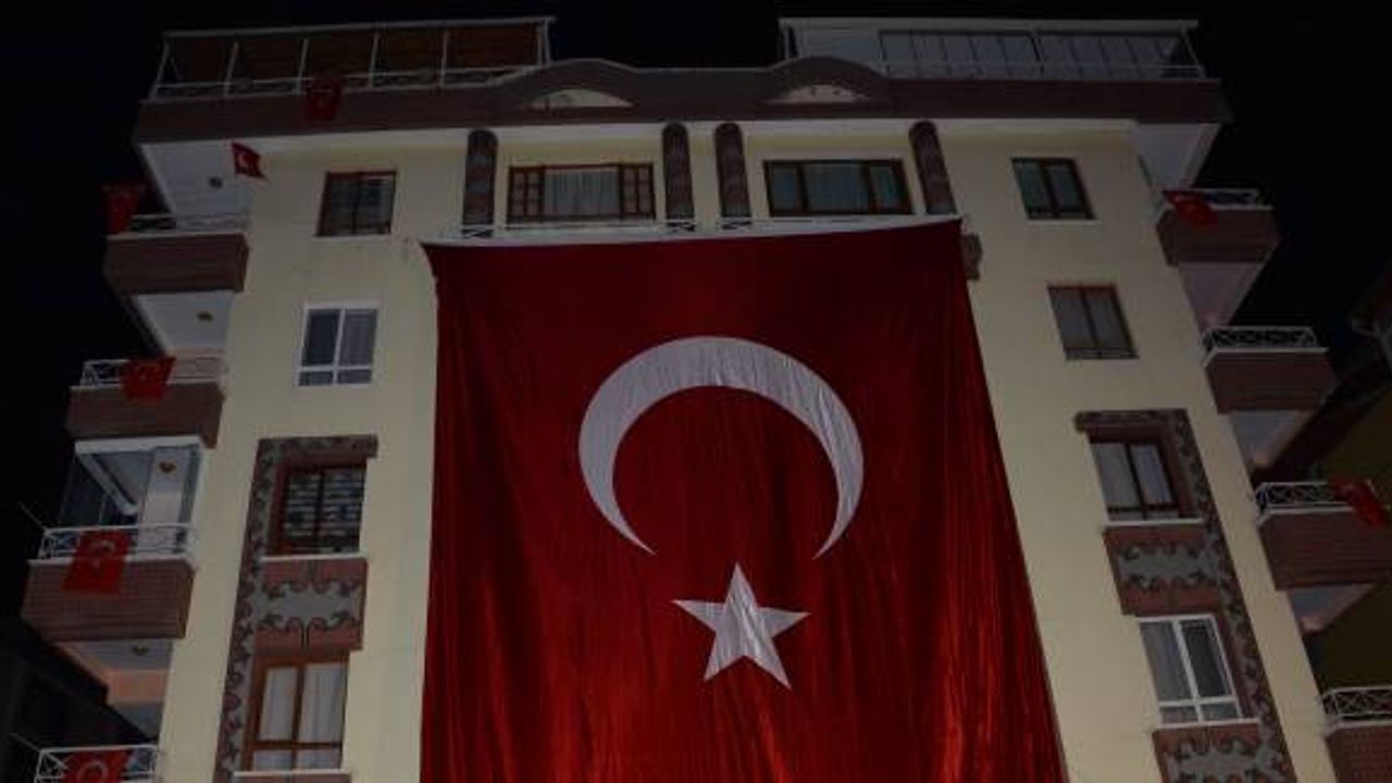 Muş’taki kazada şehit olan polisinin Ankara’daki baba ocağında yas var