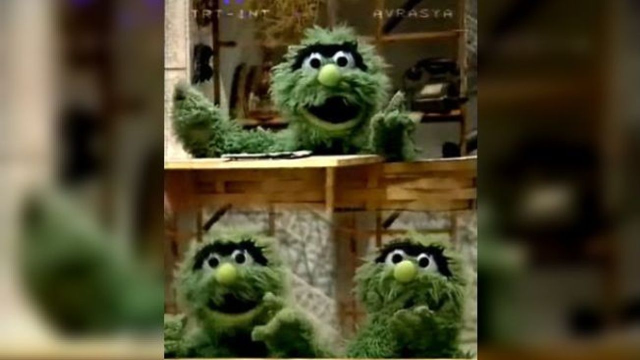 Susam Sokağı'ndaki Kermit'in yeşil vücudunu neyle yapılmıştır?
