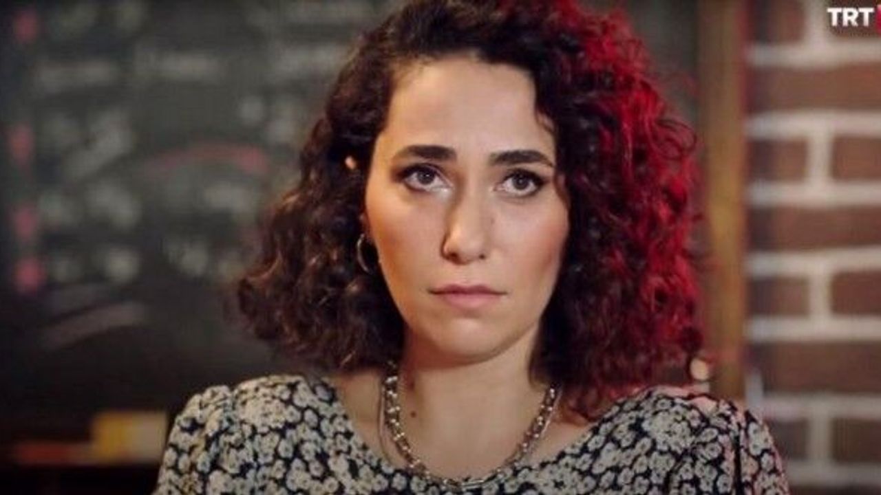 Oyuncu Esra Ruşan tek celsede boşandı!
