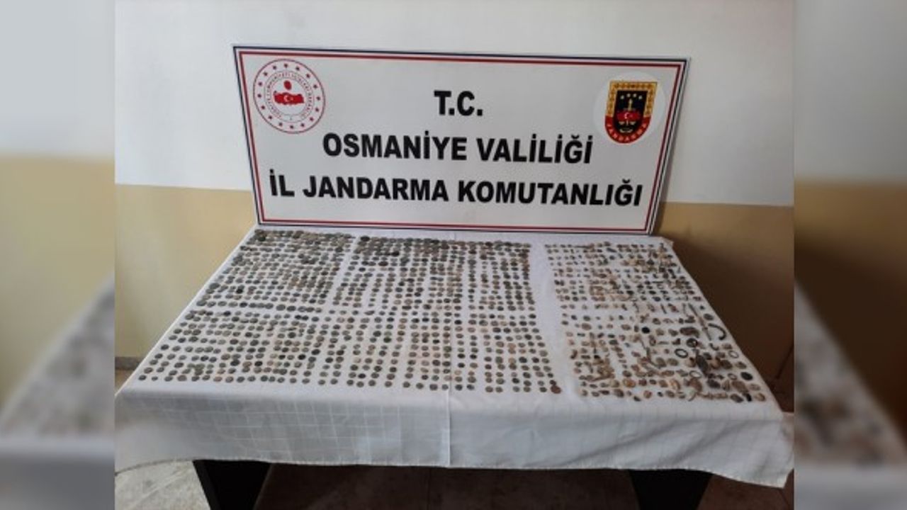 Osmaniye'de arama yapılan otomobillerde tarihi eser ele geçirildi!