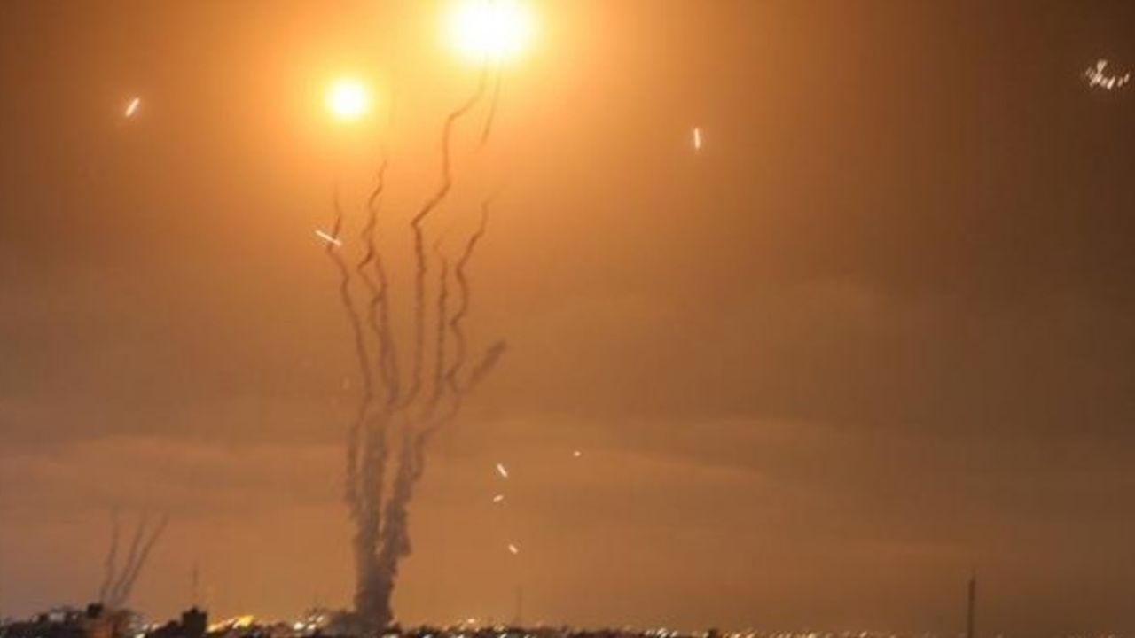 Lübnan'dan İsrail'e üç roket atıldı