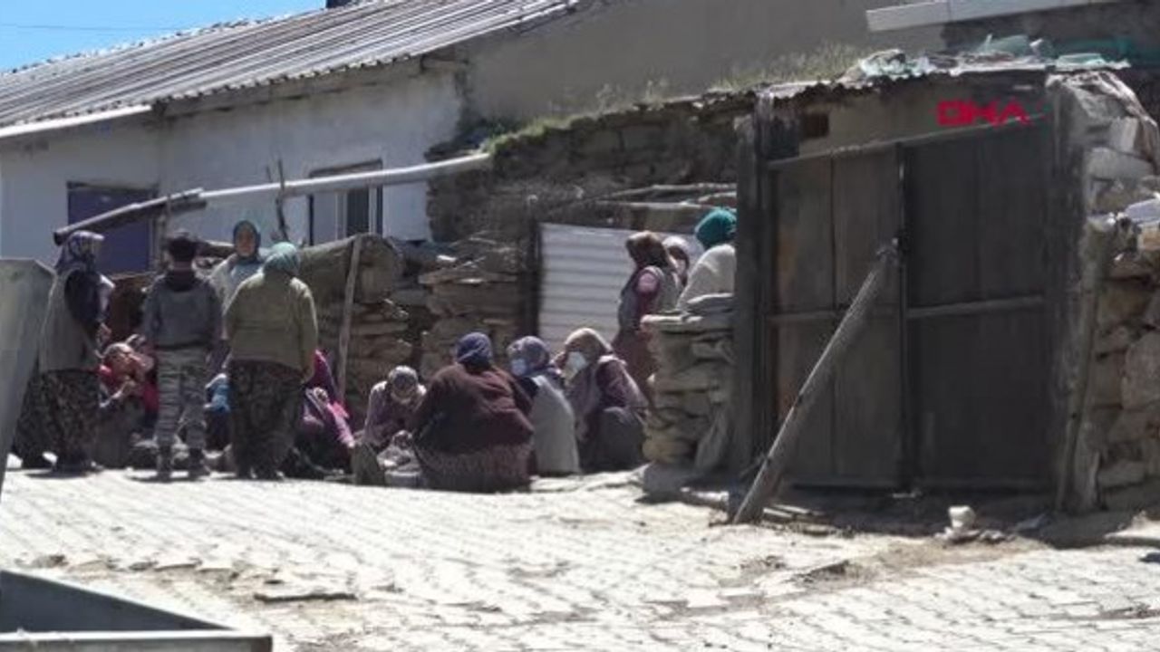 Oğlunun Vurulduğunu Gördü, Tarlaya Girip Oğlunu Vuranı Öldürdü