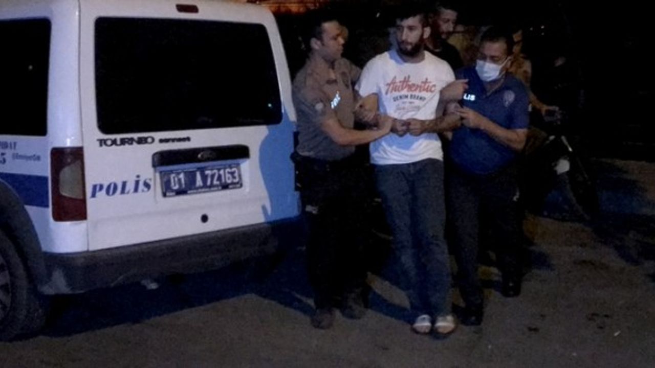 Adana'da 2 şüphelinin üzerinde ruhsatsız silah ele geçirildi!