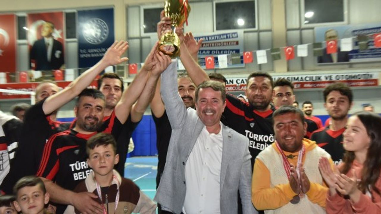 Kahramanmaraş Türkoğlu’nda 2022 Yılının Voleybol Şampiyonu Kılılı Gençlik Oldu!