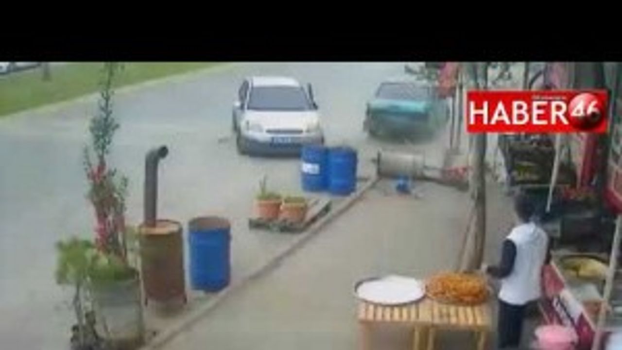 Kahramanmaraş’ta trafik kazası kaza anı kamerada