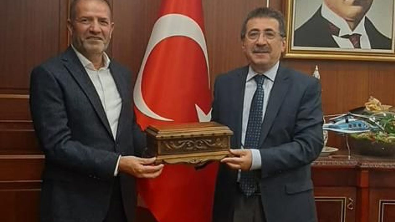 Sami Kervancıoğlu, Kahramanmaraşlı Bakan Yardımcısı Nihat Pakdil’i Makamında Ziyaret Etti