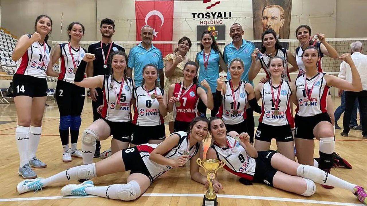 Kahramanmaraş'ı Voleybolda Temsil Eden Türkoğlu Filede 2. Lige Yükseldi!