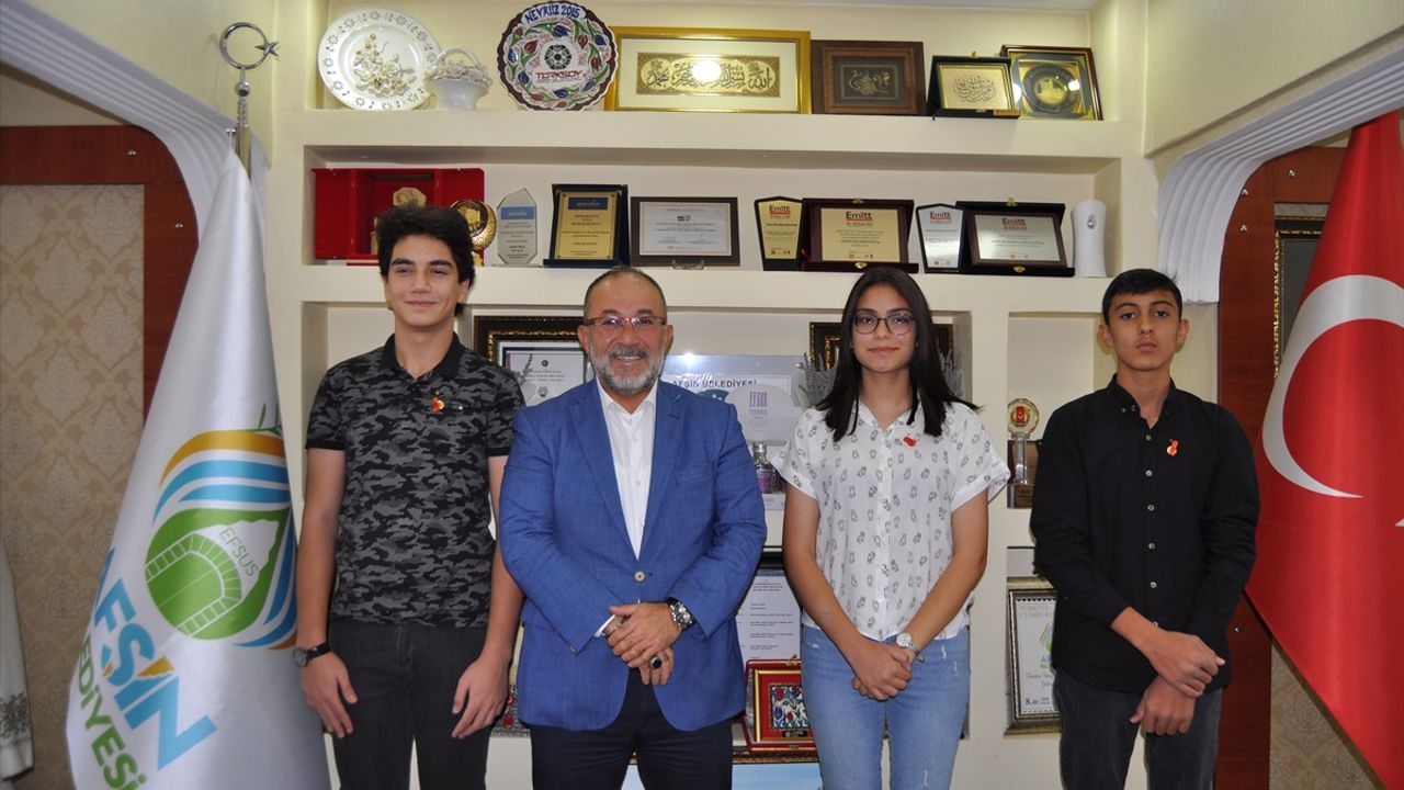 Kahramanmaraş'ta LGS’de Derece Yapan Öğrenciler Başkan Güven’i Ziyaret Etti