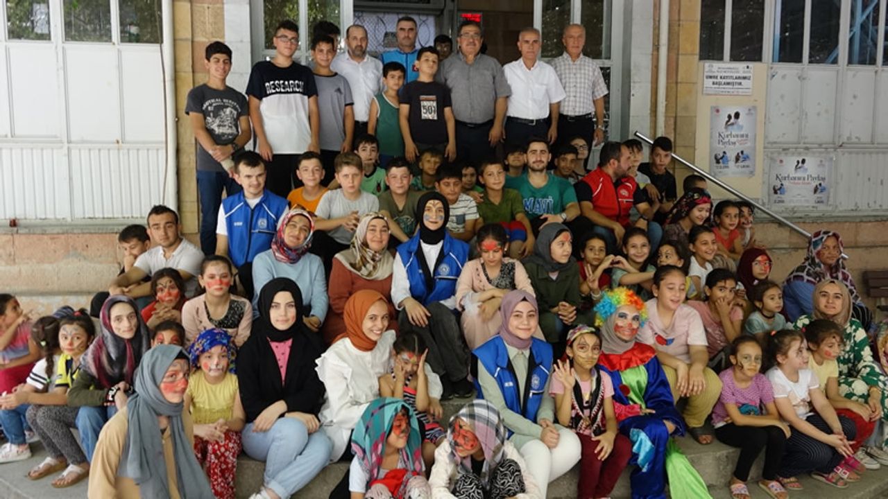 Kahramanmaraş'ta Camide Kur’an Kursu Öğrencilerine Özel Şenlik!