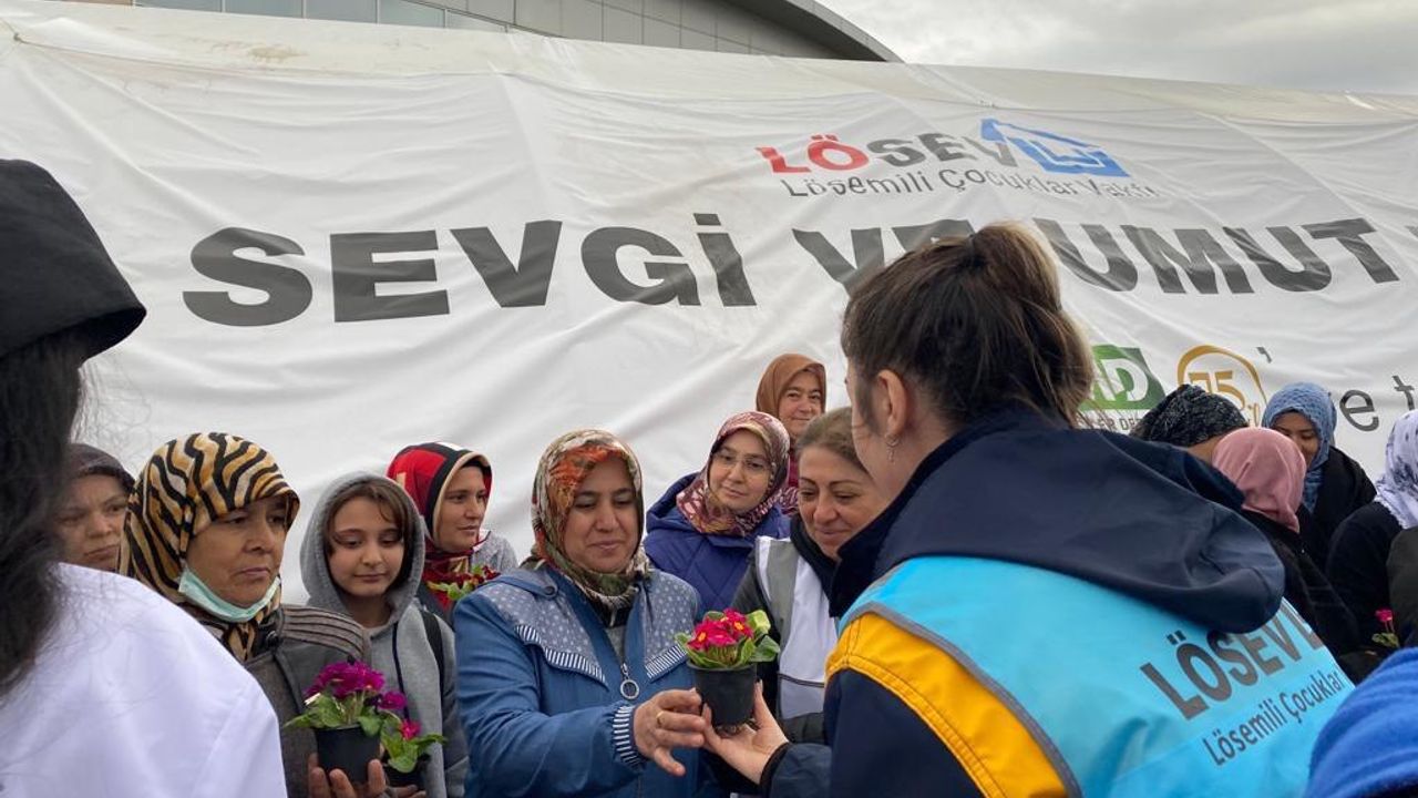 LÖSEV Kahramanmaraş'ta Kanser Hastası Kadın Depremzedelerle Buluştu!