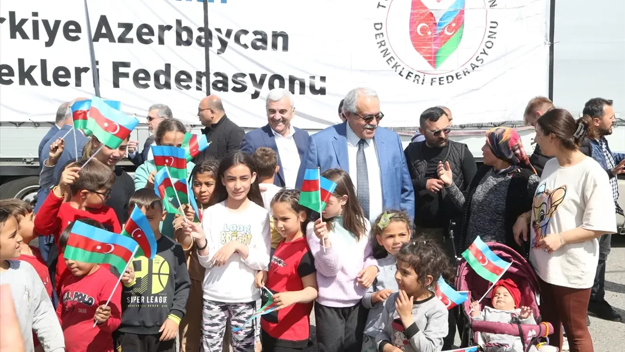 Kardeş Ülke Azerbaycan'dan Kahramanmaraş'a Tırlarla Yardım Ulaştı!