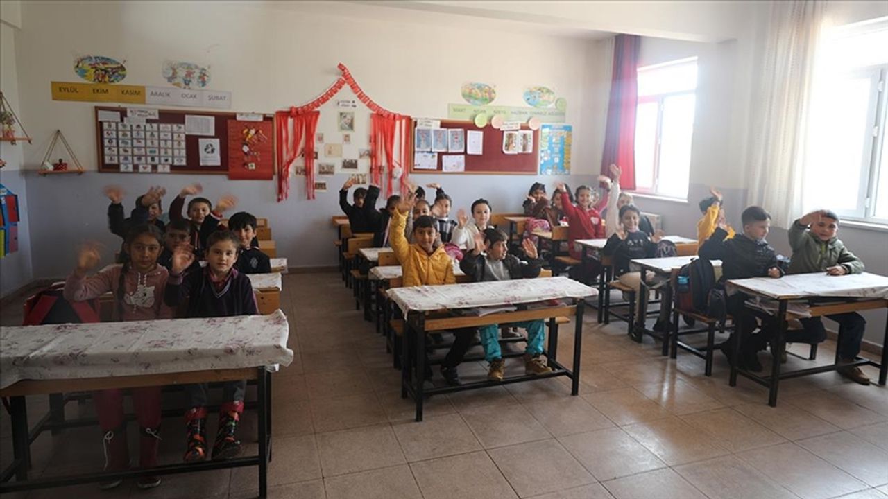 Depremlerin Vurduğu Kahramanmaraş'ta Okullarda Eğitim Başladı!