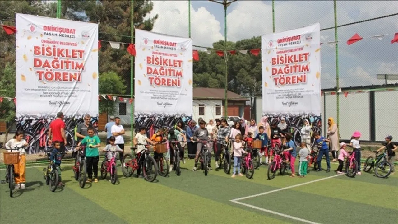 Ümraniye Belediyesi Kahramanmaraş'ta Depremzede Çocukları Sevindirdi!