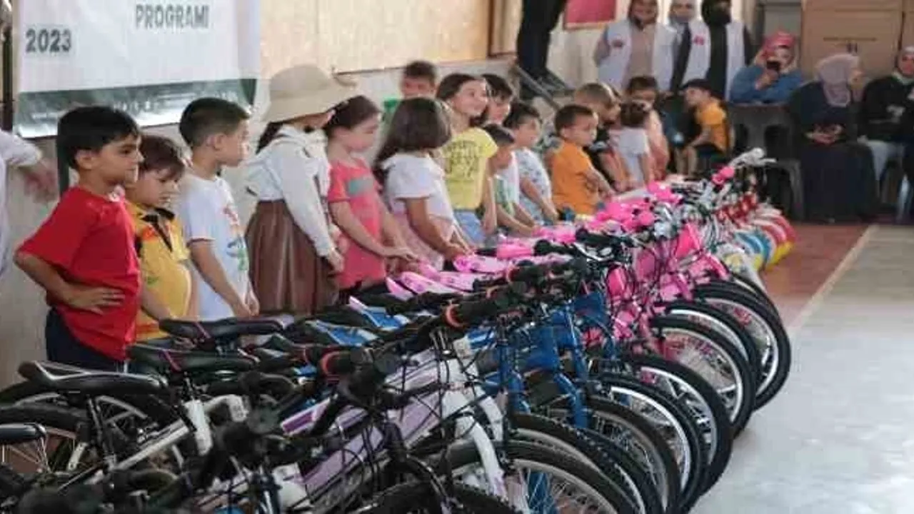 Kahramanmaraş'ta 50 Yetim Çocuğa Bisiklet Hediye Edildi!