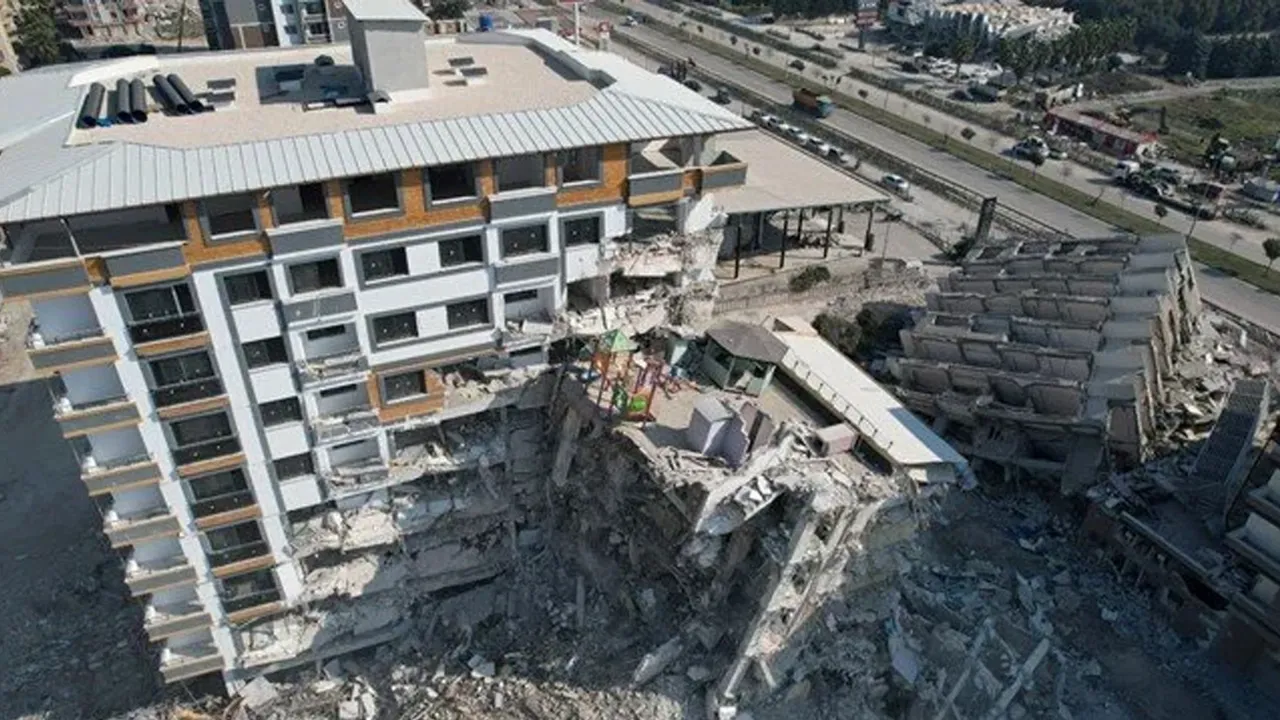 Depremler Ders Olmadı: Gaziantep'e 18, Şanlıurfa'ya 24 Katlı Otel Yapılacak!