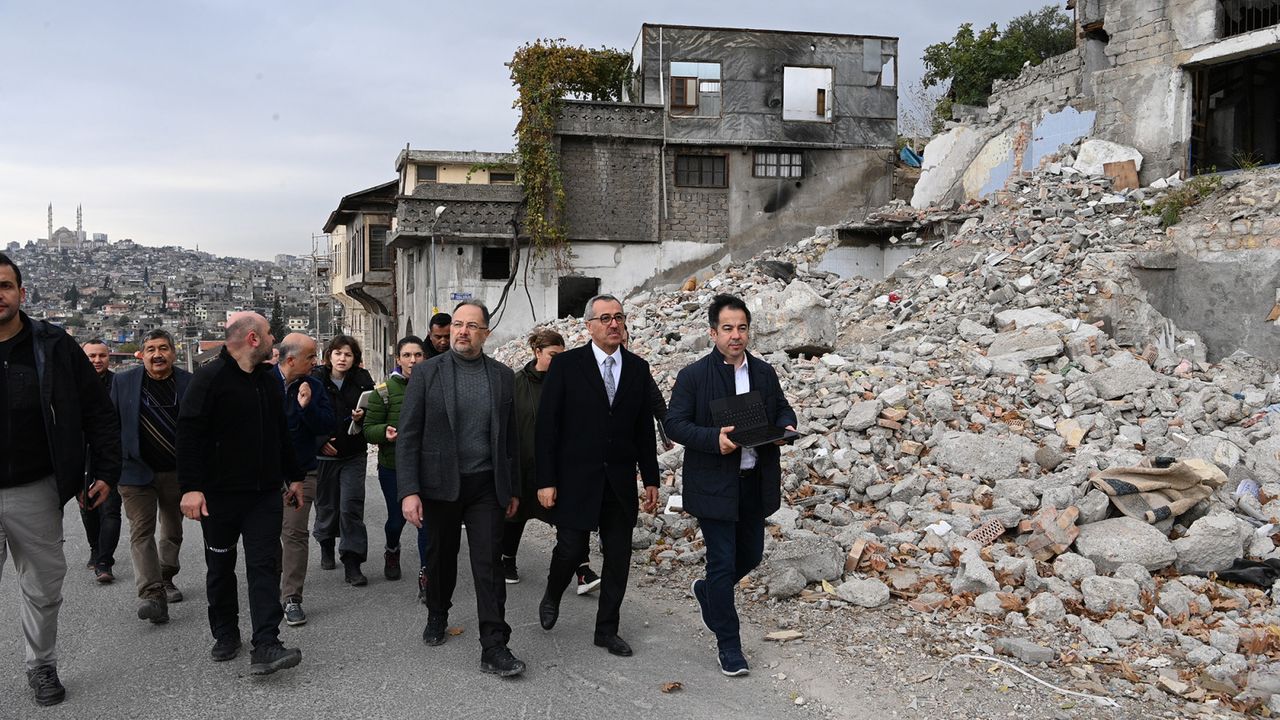 Güngör, Bakan Yardımcısı Gürgen İle Kahramanmaraş'ın Tarihi Mahallelerini İnceledi!