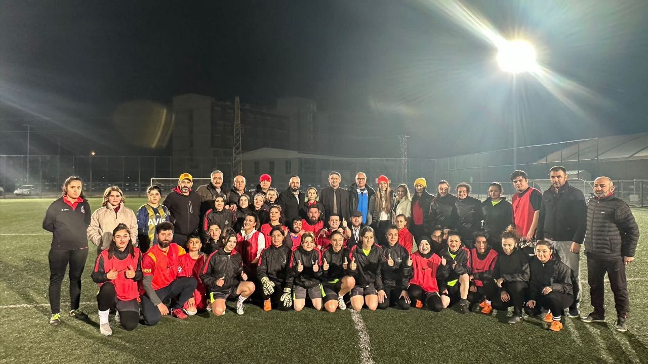 Kahramanmaraş'ta Kadın Futbol Takımı, Dostluk Maçında Morali Yükseltti!