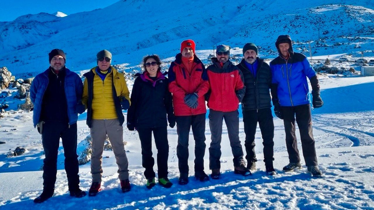 Kahramanmaraşlı Dağcılar, Hasan Dağı'nda Zorlu Kış Tırmanışını Başarıyla Gerçekleştirdi