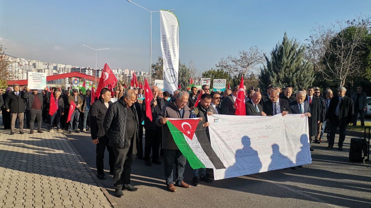 Kahramanmaraş'ta Üniversiteliler Ve Akademisyenler Gazze İçin Yürüdü!