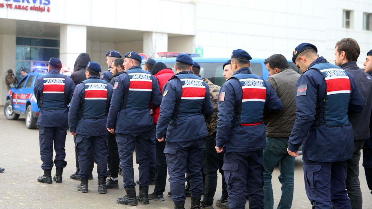 Kahramanmaraş'ta Merkezli Şafak Operasyonu: 15 Zehir Taciri Tutuklandı!