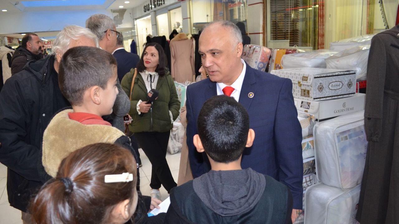 Kahramanmaraş'ta Belediye Başkan Adayı Dr. Selahaddin Can Esnaf Ziyaretinde Bulundu