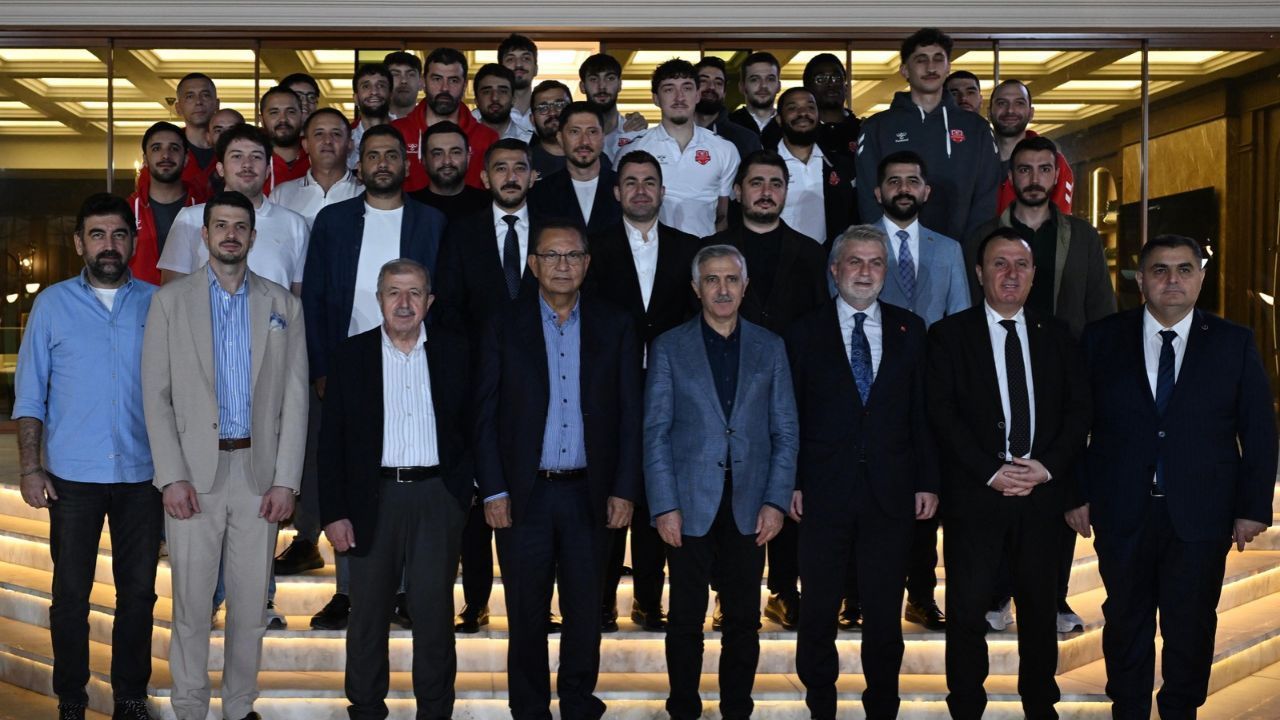 Başkan Görgel’den Kipaş İstiklal Basketbol Takımı’na destek mesajı