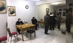 Adana'da kahvehaneye yapılan baskında 8 kişi yakalandı!
