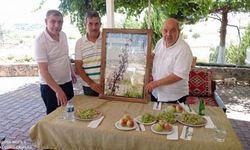 Mehmet Temizdemir'den Mehmet Kanbur’a ödül!