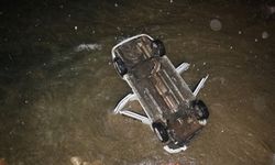 Mersin'de otomobil denize düştü: 1 yaralı