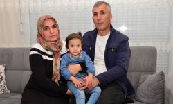 Antalya'da kulak kepçesi oluşmadan doğan çocuk tedavi olmayı bekliyor