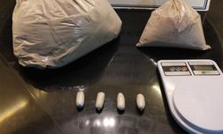 İranlı 2 şüphelinin bağırsaklarından 800 gram eroin çıktı!