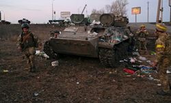 Ukrayna ordusu Rusya'nın ilk gün kayıplarını açıkladı: 800 Rus asker öldürüldü