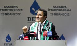 Ali Babacan: 'Mührü hep beraber damlaya basalım. Damlalar sel olsun, barajları yıkıp geçelim.'