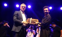 Kahramanmaraş'ta yaz konserleri kapsamında şarkıcı Buray sahne aldı