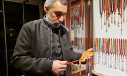 Kahramanmaraş'ta 13 Yıllık Tesbih Ustası İş Yerini Sanat Galerisine Dönüştürdü!
