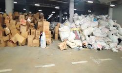 Depremzedelere Hazırlanan İhtiyaç Kolileri Sular Altında Kaldı!