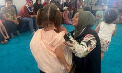 Kahramanmaraş'ta Depremzede Çocuklara Bayramlık Kıyafet Hediyesi!