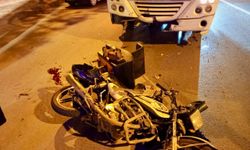 Kahramanmaraş'ta Servis Aracı ile Motosiklet Çarpıştı: 1 Ağır Yaralı!