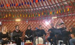 Kahramanmaraş'ta Depremzedeler İçin Türk Müziği Korosu Terapisi