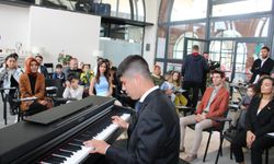 Kahramanmaraş'ta Otizmli Genç Yetenek Kubilay Özbek'ten Piyano Resitali