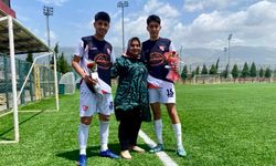 Kahramanmaraş'ta Futbol Tarihine Geçen Kadın Başkana Yeşil Sahada Sürpriz!