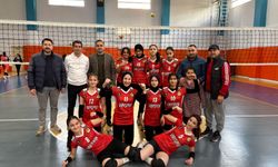 5 Nisan Ortaokulu Kız Voleybol Takımı, Türkiye Yarı Finallerine Yükseldi