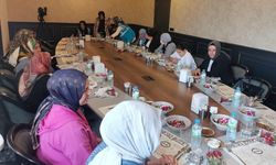 Kahramanmaraş’ta Depremzede Anneler İçin Gönül Sofrası Kuruldu