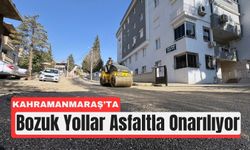Kahramanmaraş’ta Mahalle Yolları Sıcak Asfaltla Yenileniyor