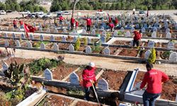 Kahramanmaraş’ta Mezarlıklar Daha Yeşil Oluyor