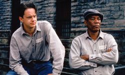 Esaretin Bedeli Filminde Hücre Duvarındaki Posterlerde Kimler Vardı?