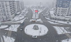 Kahramanmaraş’ta Kar Yağışıyla Birlikte Küreme ve Tuzlama Seferberliği