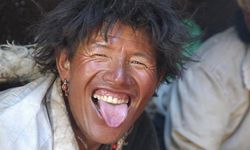 Tibet’te Geleneksel Selamlaşma Nasıldır? Cevabı Şaşırttı