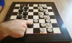 Masa Oyunlarının Anatomisi: Hangi Oyun Kaç Taşla Oynanır?